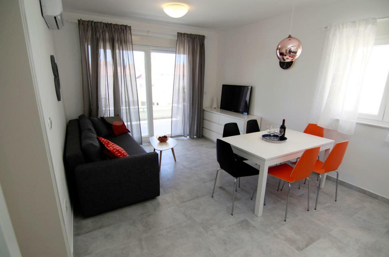 Apartments Luna Novalja Kültér fotó