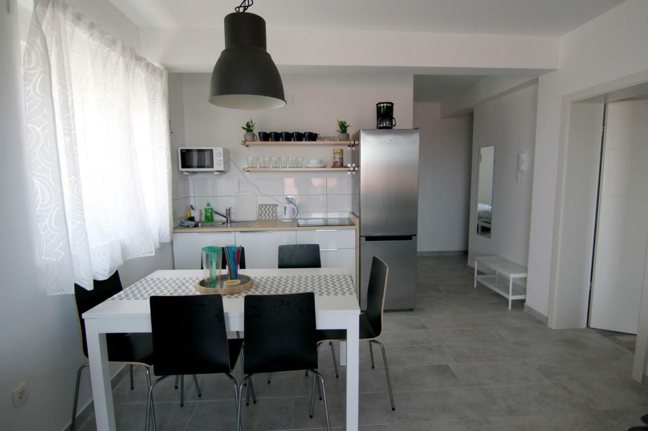 Apartments Luna Novalja Kültér fotó