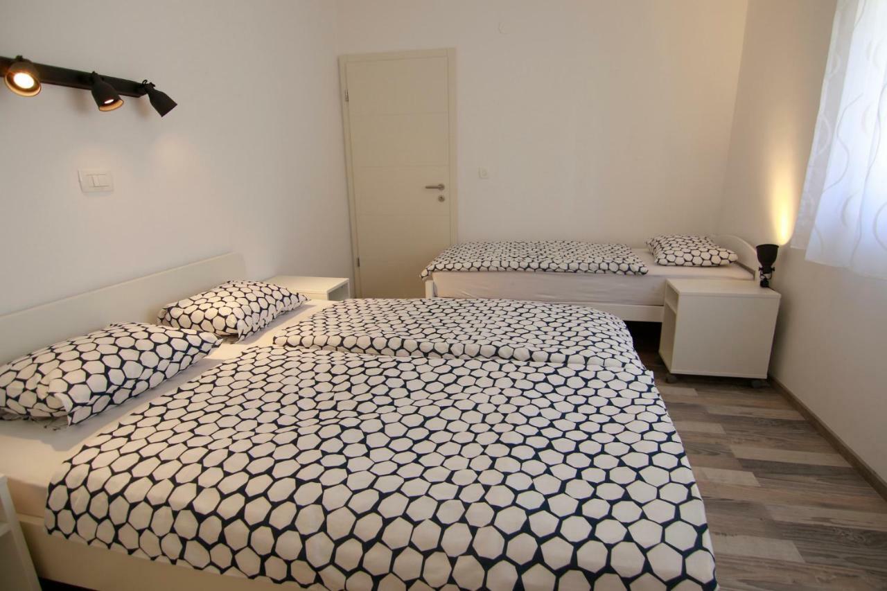 Apartments Luna Novalja Kültér fotó