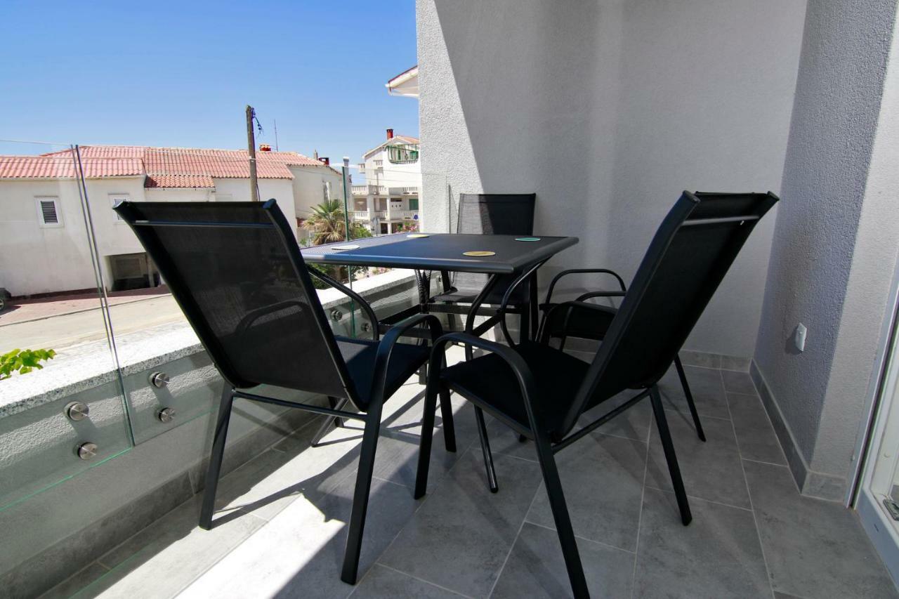 Apartments Luna Novalja Kültér fotó