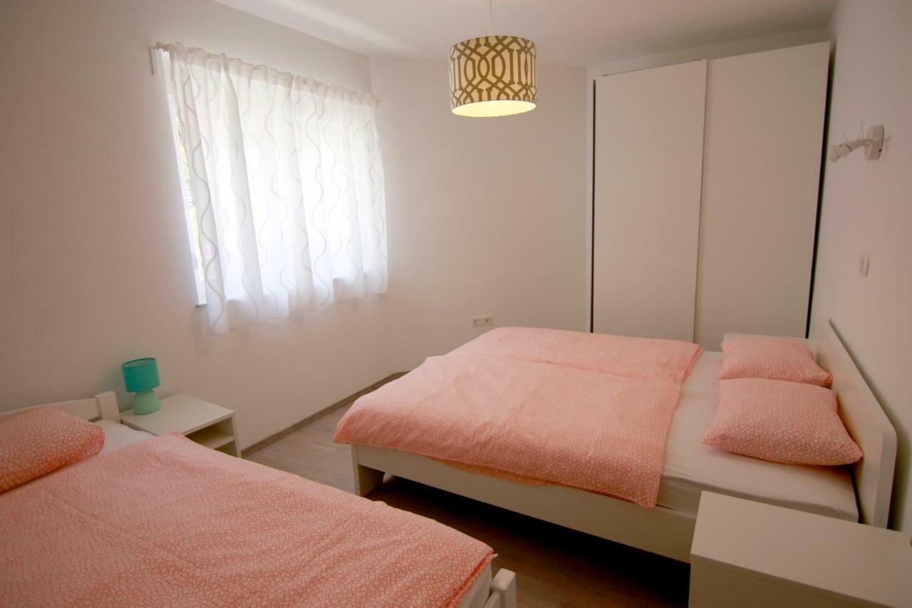 Apartments Luna Novalja Kültér fotó