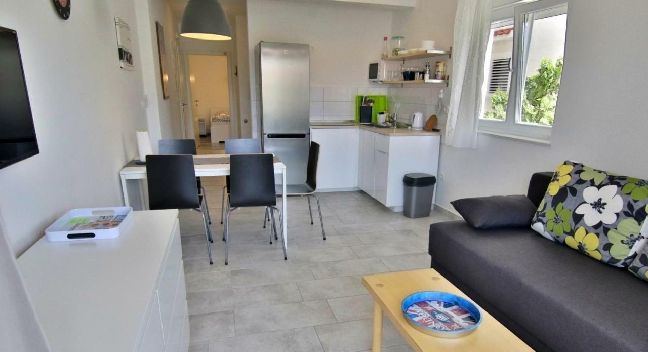 Apartments Luna Novalja Kültér fotó